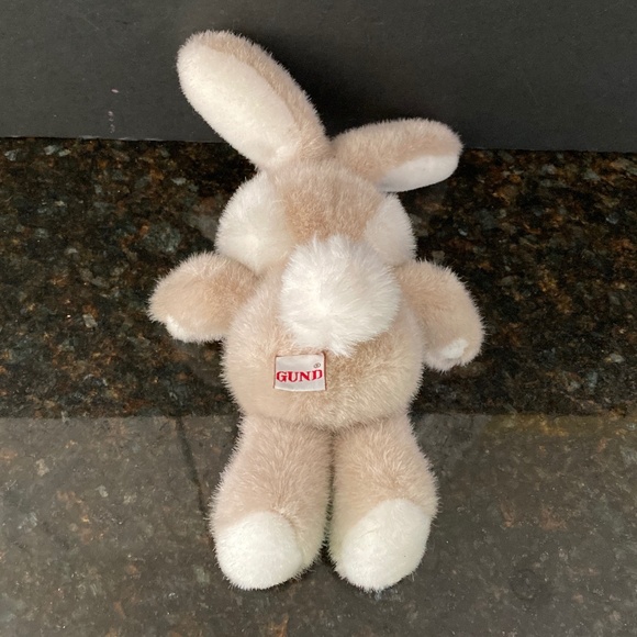 GUND, Inc. Plush Sitting Bunny Rabbit With Puffy Cheeks and Fluffy Tail/1984/NEW - Picture 6 of 7
